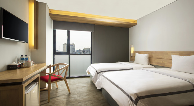 Up-Peak Hotel Simpang Lima Semarang Powered by Archipelago