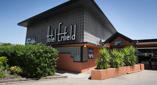Семейная студия Enfield Hotel