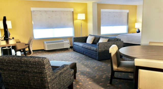 Двухместный номер Executive Holiday Inn Hotel & Suites Overland Park-Convention Center by IHG