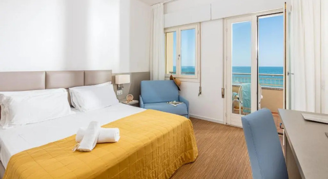 Трёхместный номер Standard seafront Hotel Astor