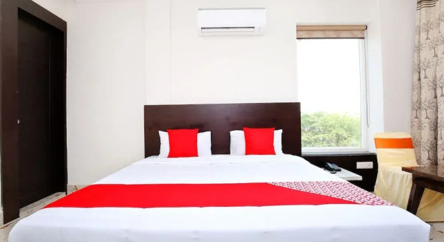 Hotel Grand Taj By OYO Rooms, Забронировать Отель Таннасар штат Харьяна