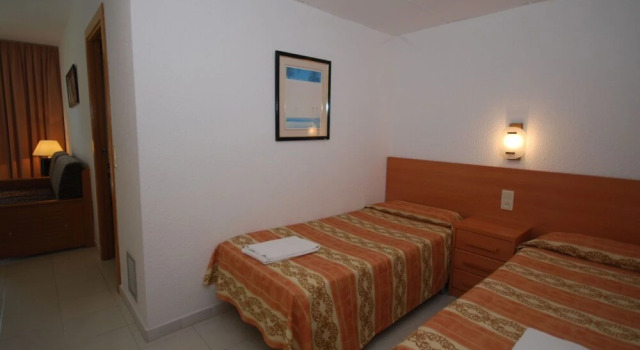 Comfortable apartment with AC, at 900 m. from the beach