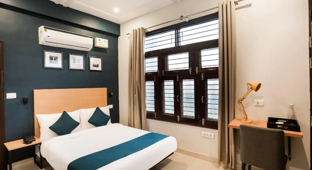 SilverKey Executive Stays 45466 Gangotri Vihar, Забронировать Отель Отели Гомти Нагара с парковкой, Парковка