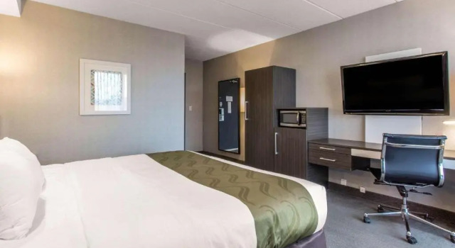 Номер Standard Quality Inn West Springfield
