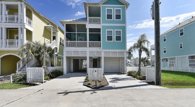Neptune's Sanctuary Home 4 Bedrooms 4.5 Bathrooms Home
