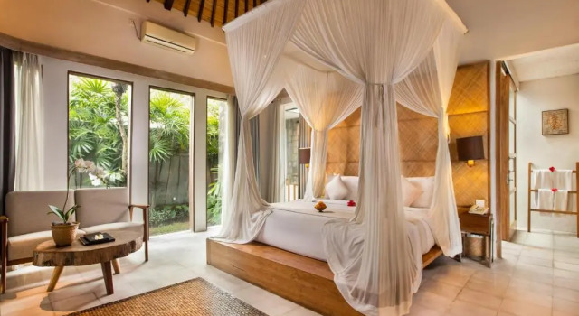 Вилла с бассейном с 2 комнатами Villa Kayu Lama