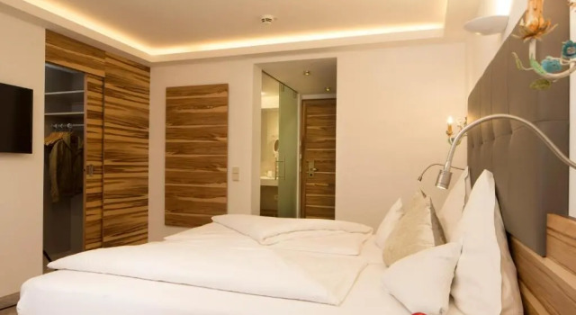 Полулюкс Superior Hotel Neuhaus