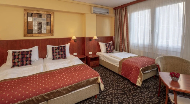 Трёхместная студия Standard Hotel Charles