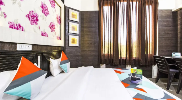 Номер Standard FabExpress Royal Residency Suites
