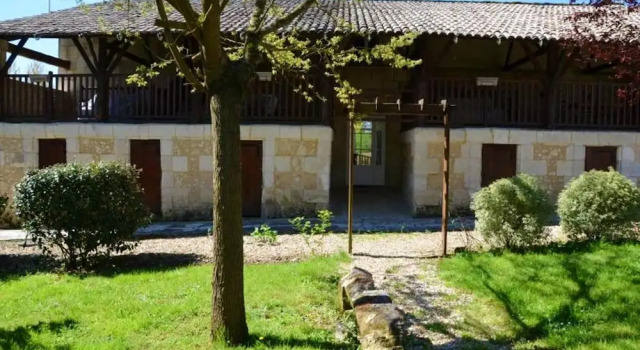 House With 4 Bedrooms in Saint-front-de-pradoux, With Shared Pool and Furnished Garden, Rezerwuj Hotel Hotele w White Perigord z basenem, Basen