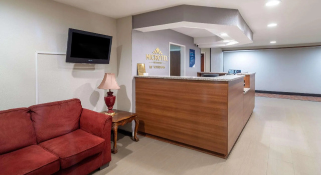 Четырёхместный номер Standard Microtel Inn & Suites by Wyndham Savannah/Pooler