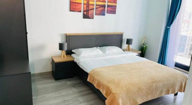 DXN Luxury Apartment 5, Varaa Huoneisto Hotellit Mamaia-Sat pysäköinnillä, Pysäköinti