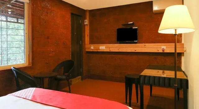 Raj Palace By OYO Rooms