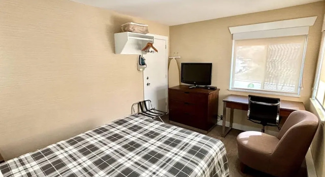 Люкс Rodeway Inn & Suites
