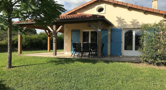 Коттедж Deluxe с 2 комнатами Amazing holiday home in Les Forges with terrace