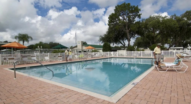 Sweetwater RV Resort, Boek Resort Hotels in Zephyrhills met parkeren, Parkeren