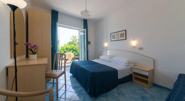 Hotel Villa Ireos, Забронировать Отель Искья остров Искья