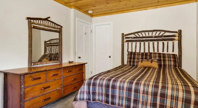 Номер Standard с видом на горы Cove Lakefront Chalet #2098