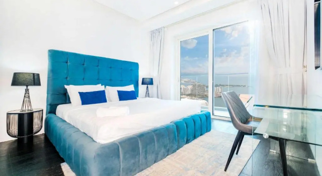 LUX - Lavish Suite with Full Palm Jumeirah View 2, Забронировать Апартаменты/квартира Дубай-Марина , рядом с Jumeirah Palm Tram Station