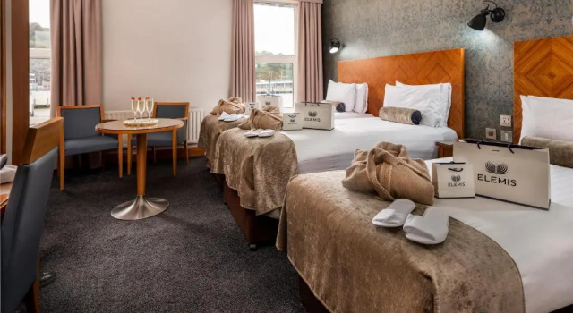 Трёхместный номер Standard Treacy's Hotel Waterford Spa & Leisure Centre