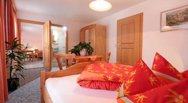 Haus Schroll, Rezervasyon Otel Tirol otoparklı oteller, Otopark