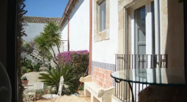 Casale Rocca Fiorita, Book Hotel Hotels in Sicily with Parking, Parking