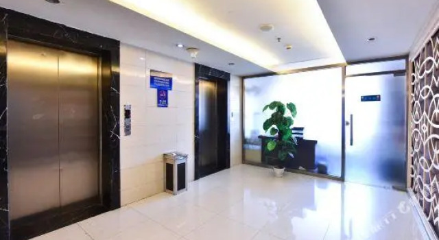 Sheng Gao Chain Hotel (Beijing Fengtai East Street), Book Hotel Hoteller i Beijing Province med parkering, Parkering
