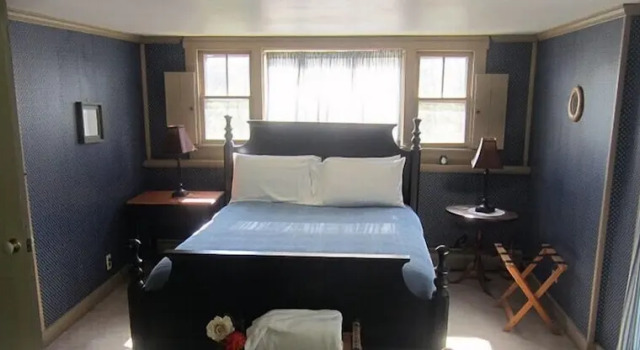 Inn at Neshobe River, Забронировать Отель «постель и завтрак»  