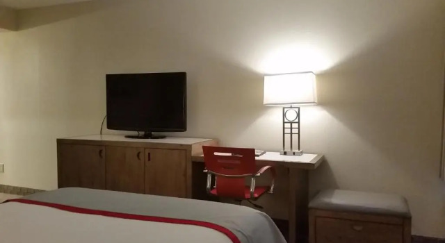 Двухместный номер Standard Ramada Plaza by Wyndham Garden Grove/Anaheim South