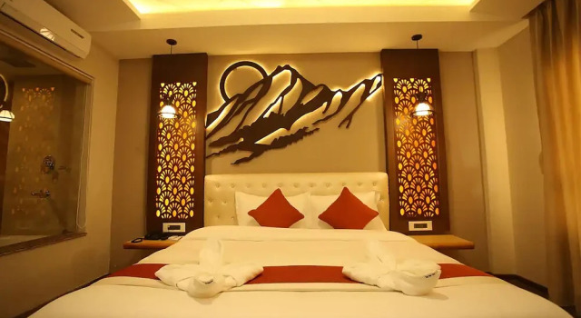 Kings Hotel Rajkuti