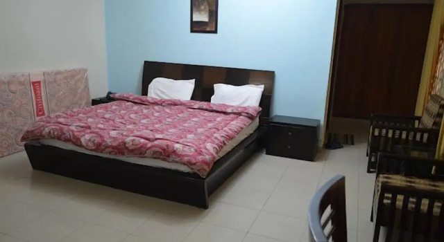 GB Lodges Murree, Rezerwuj Hotel Hotele w Punjab Region z parkingiem, Parking