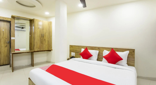 Люкс Standard OYO 23058 Hotel Aditya Regency