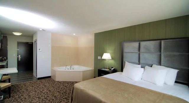 Paradise Inn and Suites - Redwater