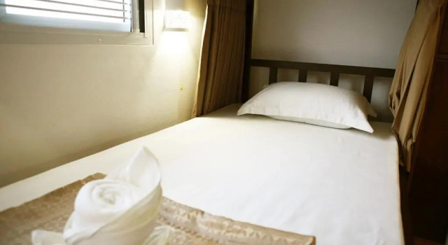 Кровать в общем номере (женский номер) Les Fleurs Bangkok Hostel