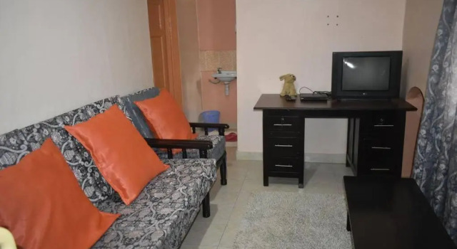 A peaceful and lovely 1 bedroom vacation Dina's little home