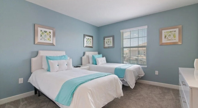 Beautiful 4Bd Pool TH, Storey Lake-4815DS