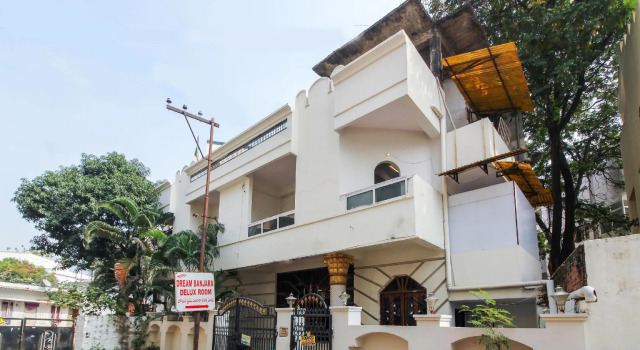 OYO 68235 R-residency, Rezerwuj Hotel Banjara Hills 