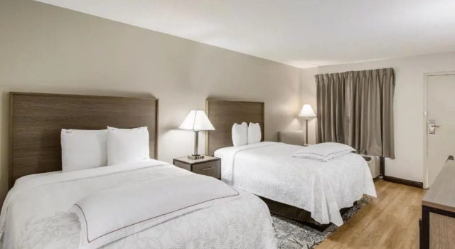 Четырёхместный номер Premium Red Roof Inn PLUS+ Dallas - Addison