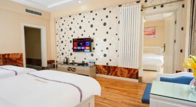 Люкс Luxury Golden Coast Vacation Hotel