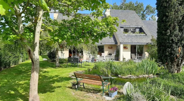 Двухместный номер Standard Цокольный этаж с видом на сад A lombre du Mont Saint Michel - Bed & Breakfast, Chambres dhôtes
