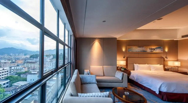 Люкс Poerson International Hotel