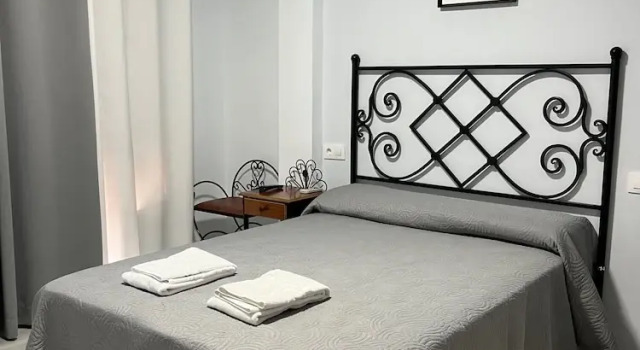 Двухместный номер Standard с балконом Hostal Almanzor