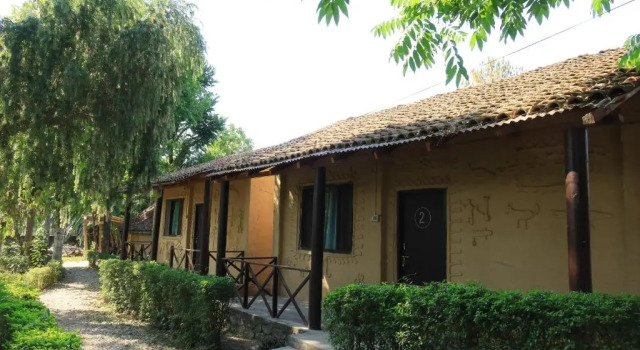 Кровать в общем номере (мужской номер) Bardia Riverside View Park Resort - FR and EN speaking