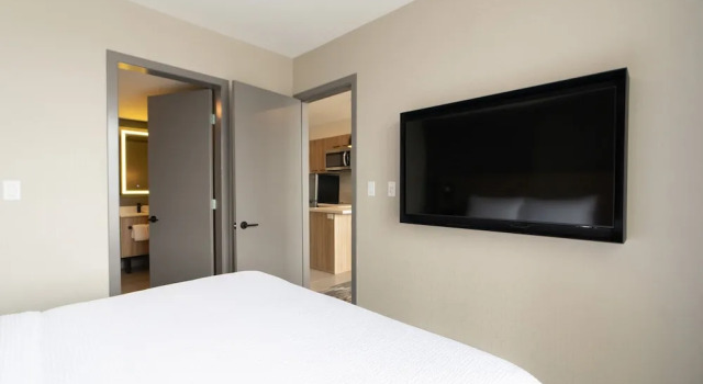 Двухместный люкс с кухней Standard Sandman Signature Dartmouth Hotel & Suites