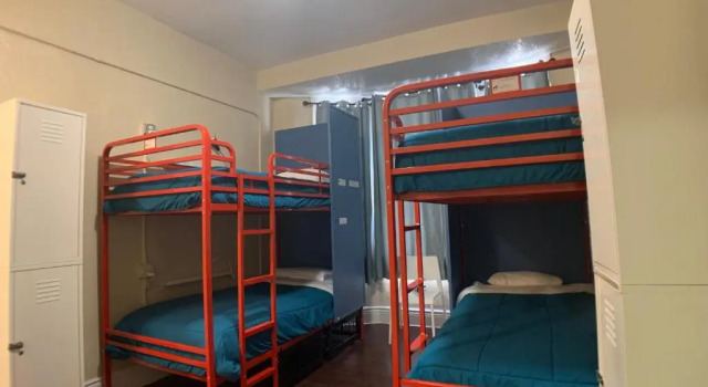 Кровать в общем номере (мужской номер) Orange Village Hostel