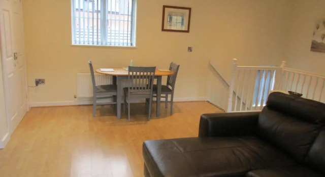 Апартаменты с 2 комнатами 20 Nightingale Gardens, Coton Park, Rugby CV23 0WT