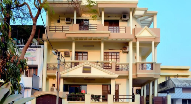 OYO 3523 Tekarees Inn Mahanagar