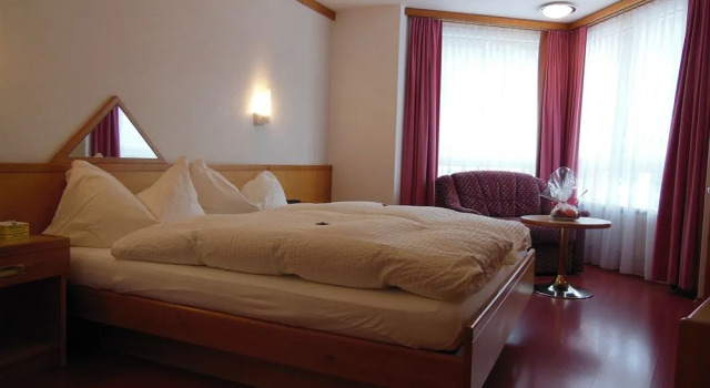 Hotel Alex Business & SPA, Prenota Hotel Hotel a Canton Vallese con parcheggio, Parcheggio