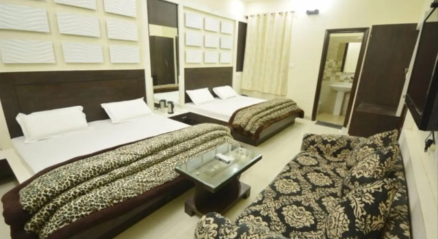 Capital O 9235 Hotel Nayyar, Book Hotel Amritsar Punjab
