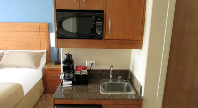 Четырёхместный номер Standard Sandman Hotel and Suites Squamish